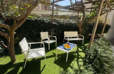 MARILISE - La maison blue private garden & terrace - Photo 4