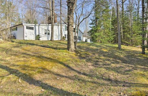 Riverfront Cabin in Alger with Patio and WiFi! - Foto 31