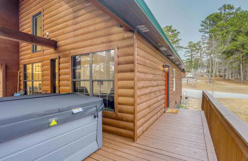 Steps to Lake Lanier Wooded Escape with Boat Dock - Foto 30