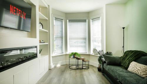 Modern Bedrooms - Free Parking - Fast WiFi - Sleeps 4 - Foto 4