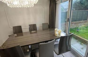 Lovely 3 bedroom house in Borehamwood . - Foto 29