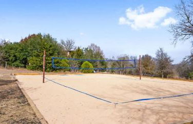 Scenic 5-Acre Retreat with Hot Tub Pool & Game Room - Foto 21