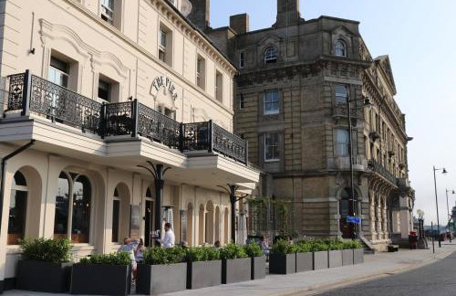 On the Quay - Foto 22