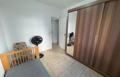 Apartamento enseada 500 metro da praia - Foto 4