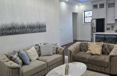 The Luxe Building- 2 Bedroom Apartment in Metropolis - Photo 31
