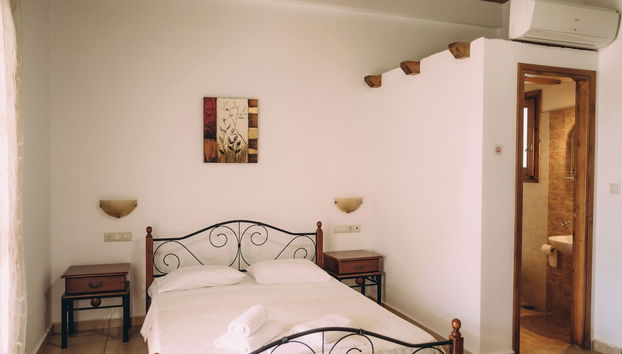 Trikalioti's Lush Estate Apt Arethousa - Foto 2, Habitación