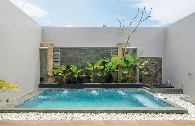 Calma Jawon Villa Jogja - Photo 26