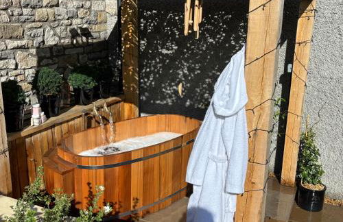 PEAK DISTRICT ROMANTIC Courtyard Loft, with Outdoor Japanese Whirlpool Bath - Foto 5