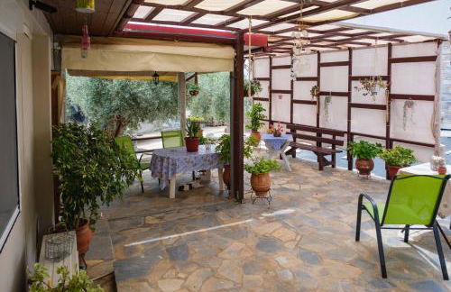 Effie's Maisonette with Detached Studio - Photo 32