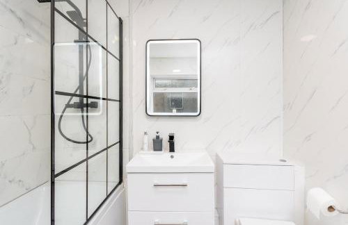 Entire Nuneaton House Next to the Station - Foto 4