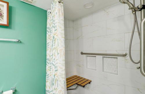 Walk to Beach 1st-Floor Unit with Pool in Melbourne - Foto 16