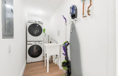 Delilas Chic 3 Bedroom 2 bath Abode with Heated Pool - Foto 22