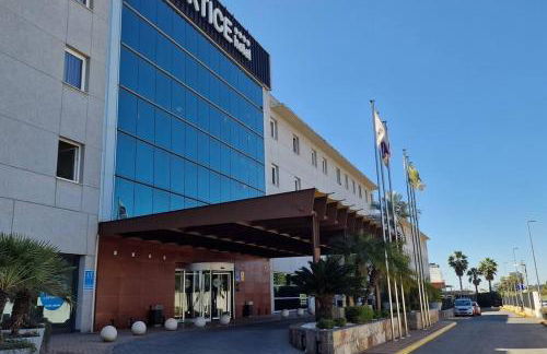 Apartment with free parking and pool - Foto 39