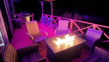 Huge Private Suite with Pool Table, Sauna & Fire Pit - Foto 3