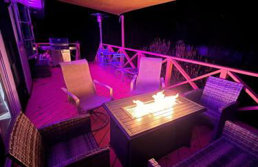 Huge Private Suite with Pool Table, Sauna & Fire Pit - Foto 3