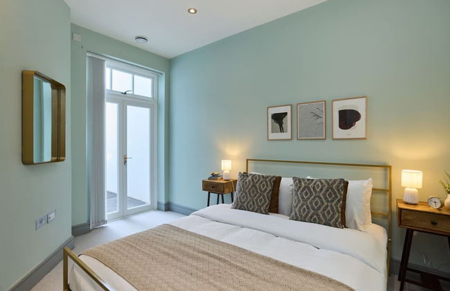 The Putney Hideaway - Modern and Elegant 3bdr Flat With Patio - Photo 6