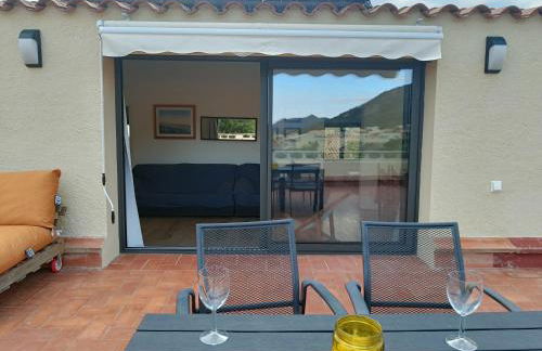 Sunny Relaxing Penthouse Costa Brava, Sea & Mountain Views, Huge Terrace, Fiber 1GB - Foto 25
