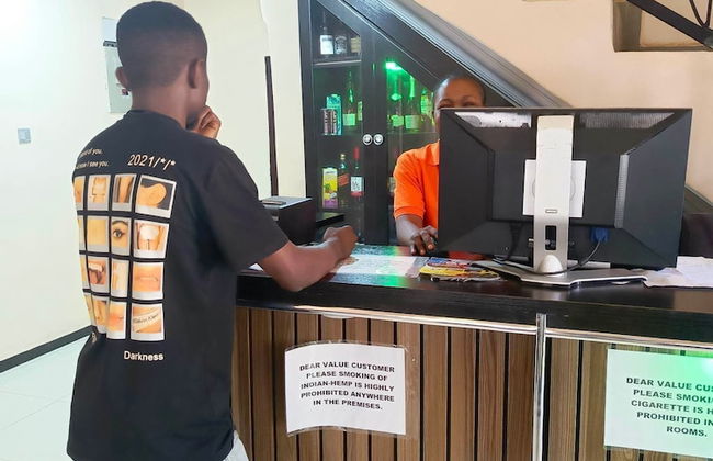 vermillion - Photo 1