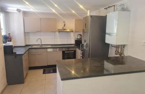 Sehr grosse 5 Zimmer Wohnung mit Garten und terasse - Foto 13