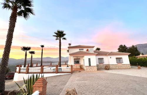 CasaBlanca Villa Rural con piscina y barbacoa - Foto 1