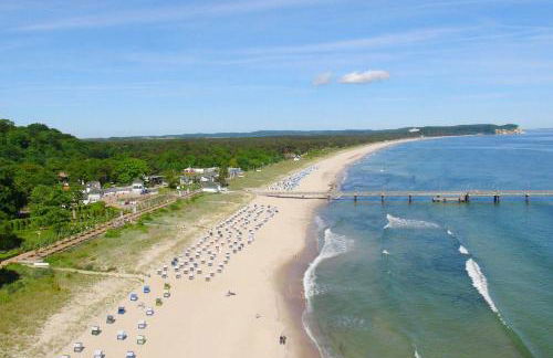 Terrasse, gratis Nutzung vom AHOI Erlebnisbad und Sauna in Sellin - Villa Karola FeWo 02 - Foto 2