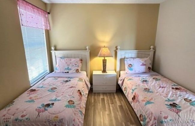 Spacious 7 Br, 4.5 Br Retreat With Pool 7 Bedroom Condo by RedAwning - Foto 9