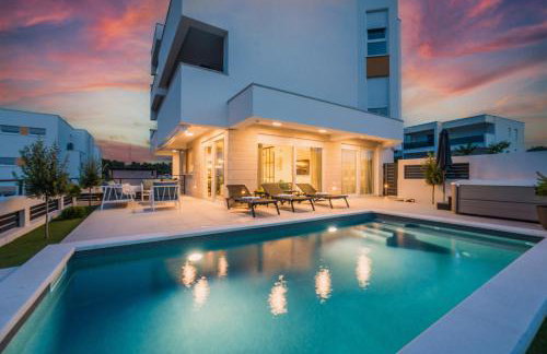 Luxury apartment Sun with private Pool and Jacuzzi - Photo 40