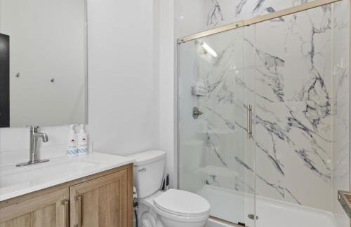 Expansive Deck, Private Dock, Boat Slip and Stunning Views - Foto 25