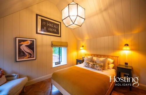 The Writers Retreat - Photo 3