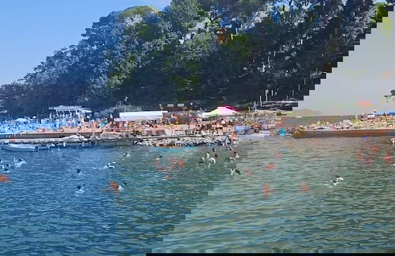 Rapallo 2-bed Apt, Sleeps 5 With Hot Tub - Foto 11