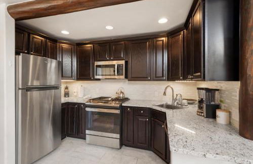 Aspen Stash Pad with Fireplace, Parking, W/D - Foto 4