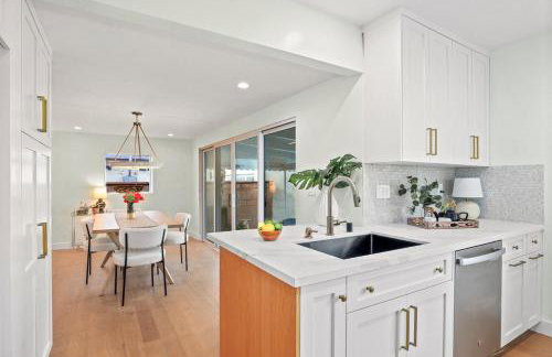 Quintessential SoCal indoor outdoor living with POOL - Foto 26