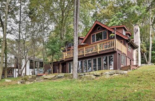 Lakefront Cabin Pvt Beach and Dock - Sunset Marina - Foto 1