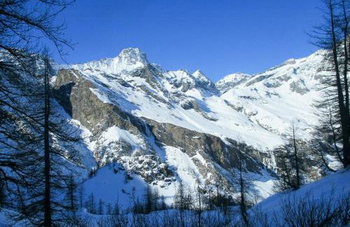 Stone Cabin With Views Over Balme Valley - Foto 13