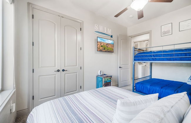 Poolside Retreat Directly Across From Pool! - Foto 6