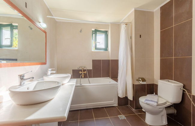 Villa Dimitrios Large Private Pool Sea Views Wifi Eco-friendly - 1974 - Foto 5