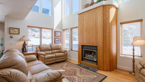 Year-Round Base with Balcony and Mtn Views in Driggs! - Foto 4