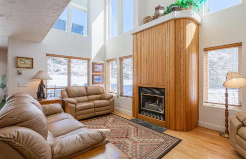Year-Round Base with Balcony and Mtn Views in Driggs! - Foto 4