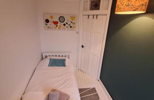 Old Road Cottage Pet Friendly Outdoors Beaches - Photo 10