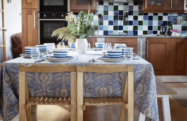 Triskele Detached Characteristic Home Sleeps 10 - Foto 2