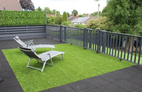 Modern Spacious House - Sleeps 16, Free Parking, Sun Terrace - Foto 18