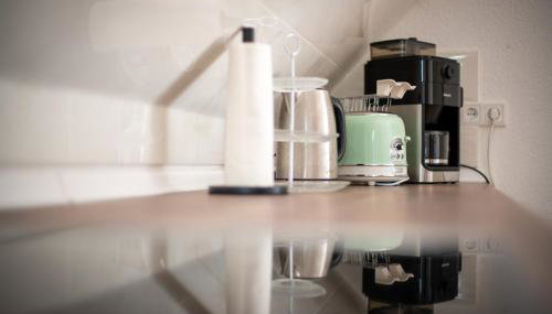 Gemütliches Heimkino mit Balkon & Beamer - Foto 3, stove, toaster