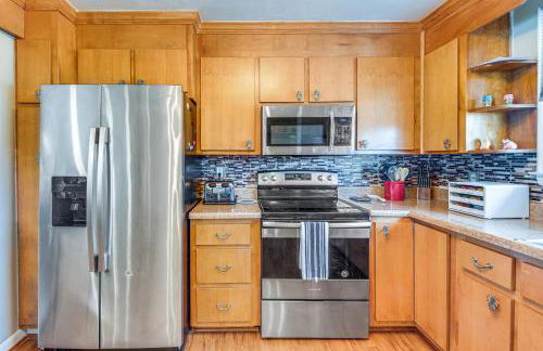 Colonial Heights Home with Large Yard and BBQ Grill! - Foto 7