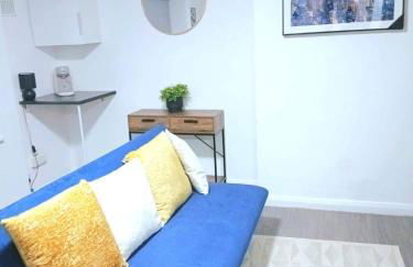 1 BR Corby Town Centre Contractors & Family Friendly - Photo 21