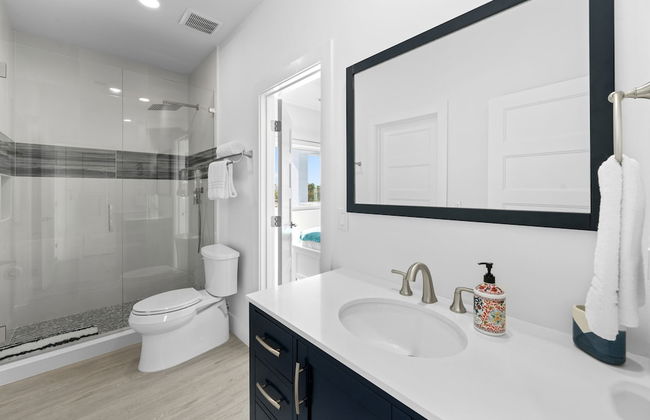 Blue Pearl New Waterfront Haven with Heated Pool ,70 Foot Dock, and More! - Foto 52