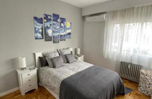 Encanto y Comodidad Cerca del Estadio Bernabéu - Foto 4