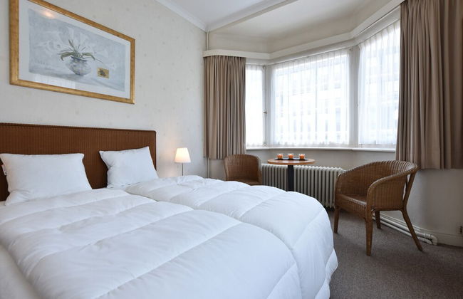 Former Hotel in the Centre and Near the Beach in Panne - Foto 24