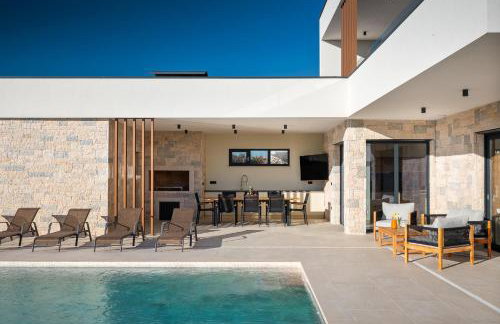 Villa Levita with Pool - Photo 24