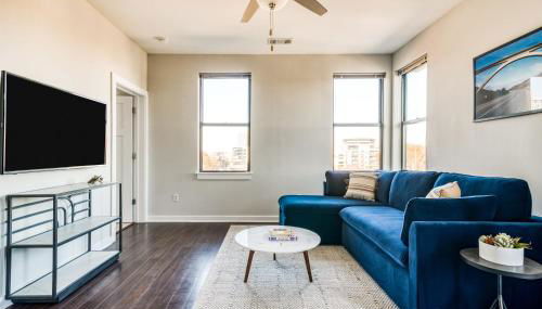 CozySuites Music Row Spacious 2BR with free parking 01 - Foto 2