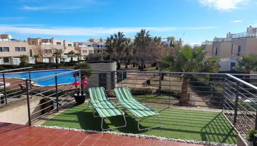 Piso de lujo THE HAPPY PLACE - descansar y trabajar en Golf Panoramica para 4 pers - internet fibra GRATIS - Foto 3, sunbed